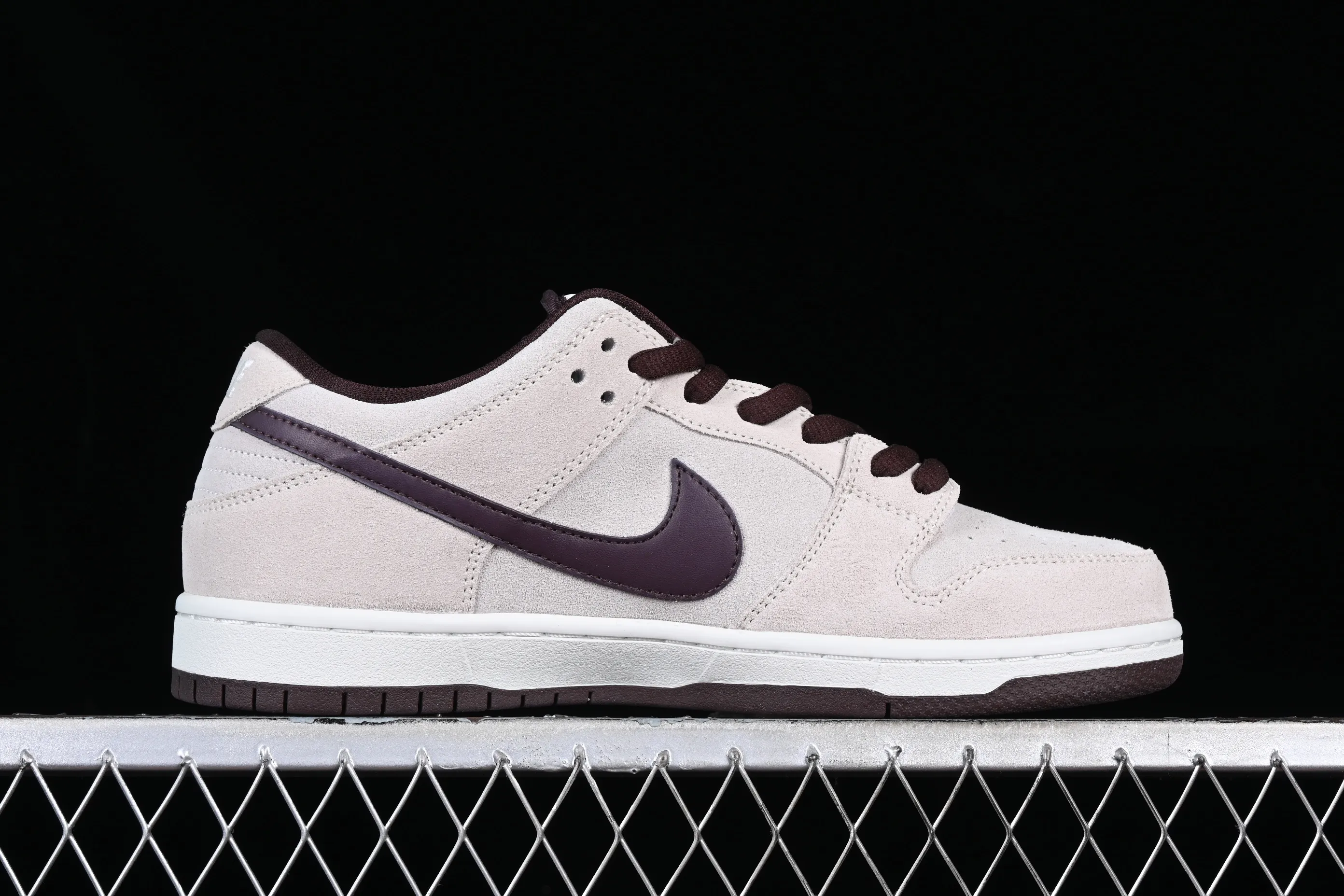 All categories Nk SB Dunk series Nk SB Dunk Low low-top sneakers Nk SB Dunk Low "Desert Sand" dark brown gray low-top series casual sneakers BQ6817-004